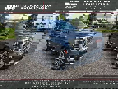 Used 2021 GMC Yukon XL Denali w/ Denali Ultimate Package