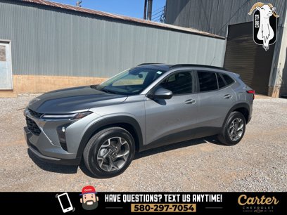 Used 2025 Chevrolet Trax LT w/ Driver Confidence Package