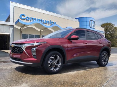 Used 2025 Chevrolet Trax LT w/ Driver Confidence Package