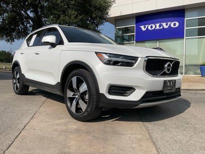 Certified 2022 Volvo XC40 T4 Momentum