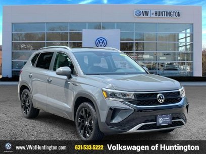 Certified 2022 Volkswagen Taos SE w/ Panoramic Sunroof Package