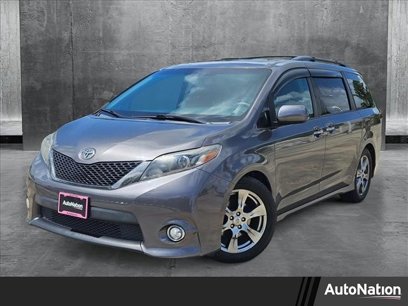 Used 2017 Toyota Sienna SE Premium