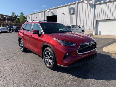 New 2025 Toyota Highlander XLE