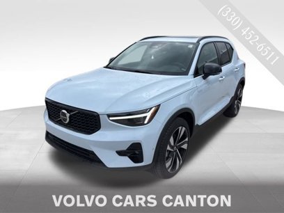 New 2025 Volvo XC40 B5 Plus w/ Protection Package Premier