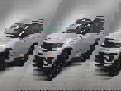 Used 2023 Jeep Grand Cherokee Altitude