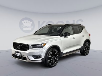 Used 2021 Volvo XC40 T5 R-Design w/ Advanced Package