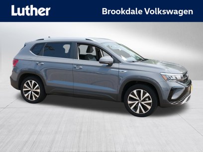 Used 2022 Volkswagen Taos SE w/ Panoramic Sunroof Package