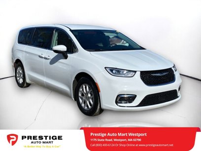 Used 2023 Chrysler Pacifica Touring-L