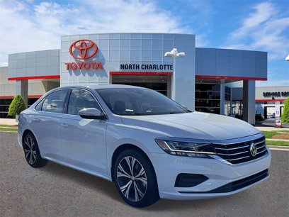 Used 2021 Volkswagen Passat 2.0T SE