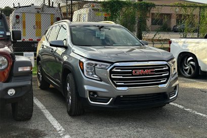 Used 2024 GMC Terrain SLT