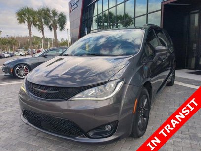 Used 2020 Chrysler Pacifica Limited w/ Quick Oder Package 2EV RED-S