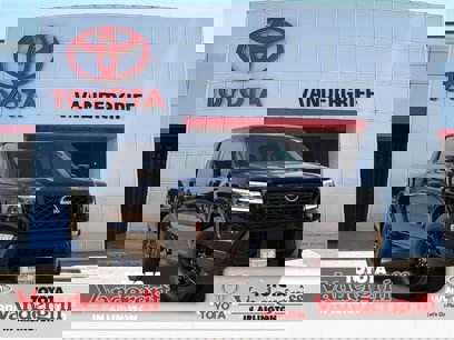 Used 2023 Nissan Frontier SV w/ Midnight Edition Package