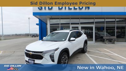 New 2025 Chevrolet Trax LT w/ Driver Confidence Package