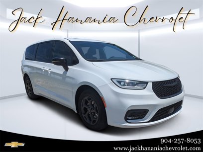 Used 2023 Chrysler Pacifica Limited w/ S Appearance Package