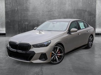 New 2026 BMW 550e xDrive w/ Premium Package