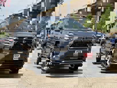 New 2025 Toyota RAV4 SE