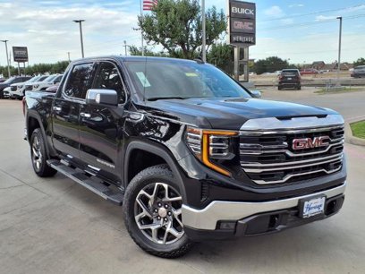 New 2025 GMC Sierra 1500 SLT