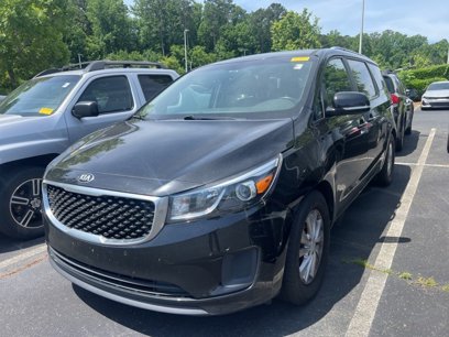Used 2017 Kia Sedona LX w/ LX Essentials Premium Package