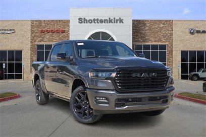 New 2025 RAM 1500 Laramie w/ Night Edition