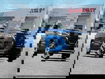New 2025 Nissan Kicks Play S