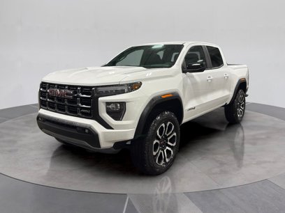 New 2025 GMC Canyon AT4 w/ Nightfall Edition
