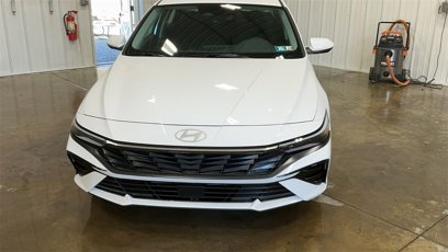 Used 2024 Hyundai Elantra SEL w/ Convenience Package