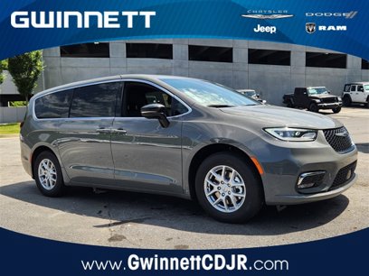 New 2025 Chrysler Pacifica Select