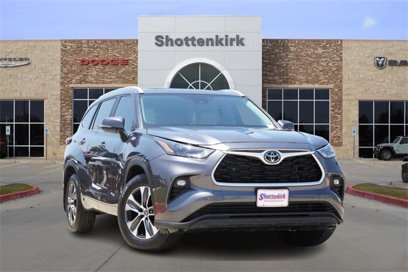 Used 2023 Toyota Highlander XLE