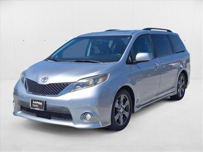 Used 2017 Toyota Sienna SE