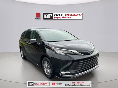 Used 2022 Toyota Sienna XLE