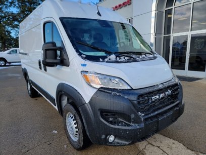 New 2024 RAM ProMaster 2500 w/ Convenience Group