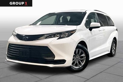 Used 2024 Toyota Sienna LE