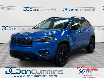 Used 2023 Jeep Cherokee Altitude Lux