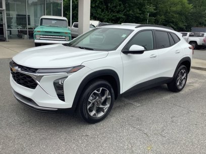New 2025 Chevrolet Trax LT w/ LT Convenience Package