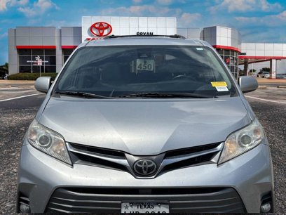 Used 2019 Toyota Sienna XLE