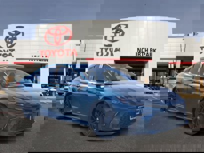 New 2025 Toyota Camry SE