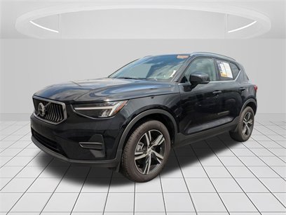 Used 2025 Volvo XC40 B5 Core
