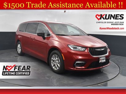 New 2025 Chrysler Pacifica Select