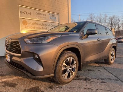 Used 2022 Toyota Highlander XLE