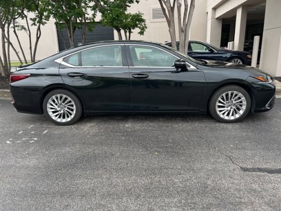 Used 2021 Lexus ES 350 Ultra Luxury w/ Accessory Package 2