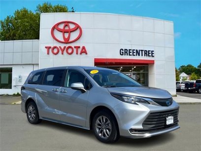 Used 2024 Toyota Sienna LE
