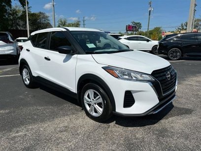 New 2025 Nissan Kicks Play S