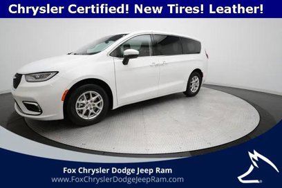 Certified 2023 Chrysler Pacifica Touring-L