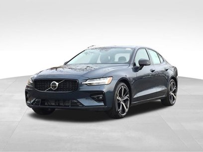 New 2024 Volvo S60 B5 Plus w/ Climate Package
