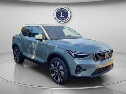 New 2025 Volvo XC40 B5 Plus w/ Protection Package Premier