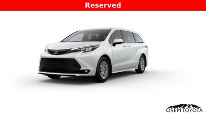 New 2025 Toyota Sienna XLE