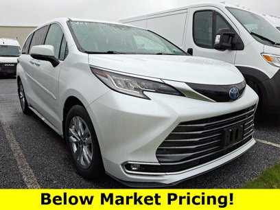 Used 2022 Toyota Sienna Limited