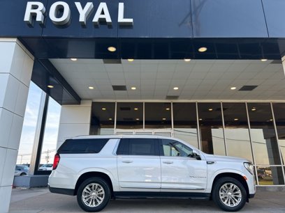 Used 2022 GMC Yukon XL SLT w/ SLT Luxury Package