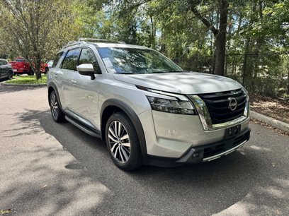 Used 2022 Nissan Pathfinder Platinum w/ Lighting Package (N93)