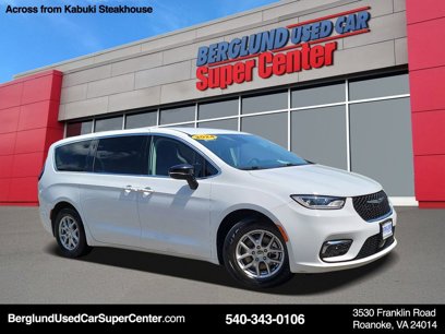 Used 2024 Chrysler Pacifica Touring-L